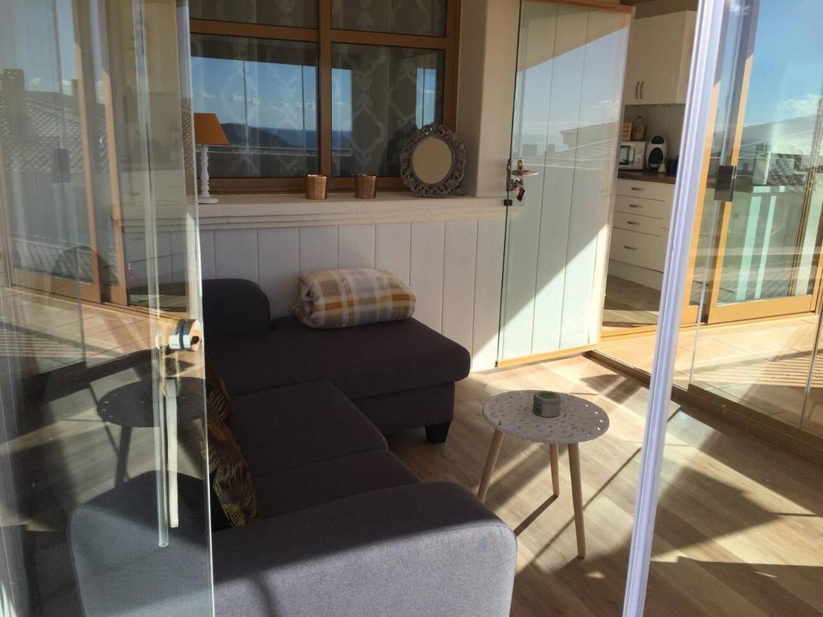 2 Bed Penthouse Apartment - Sea Views - Sleeps 4 Финестрат Экстерьер фото